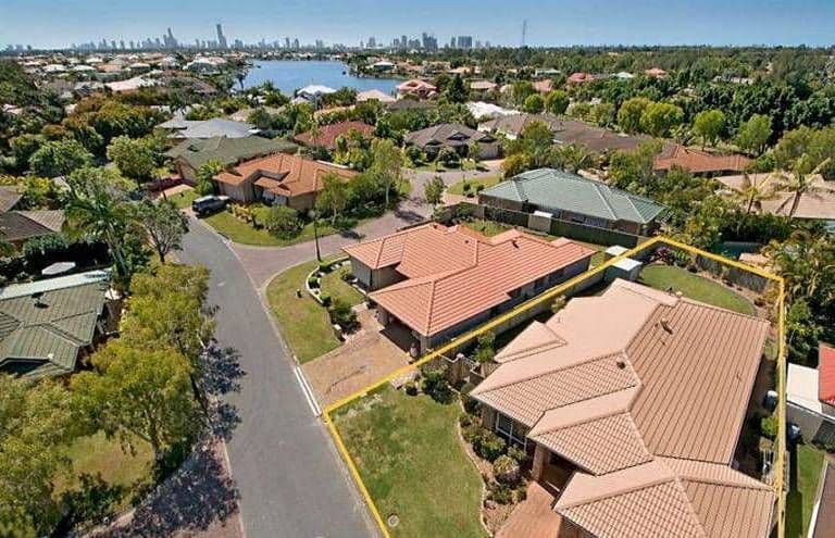 88 Martingale Circuit, CLEAR ISLAND WATERS QLD 4226, Clear Island Waters - Thumbnail 6