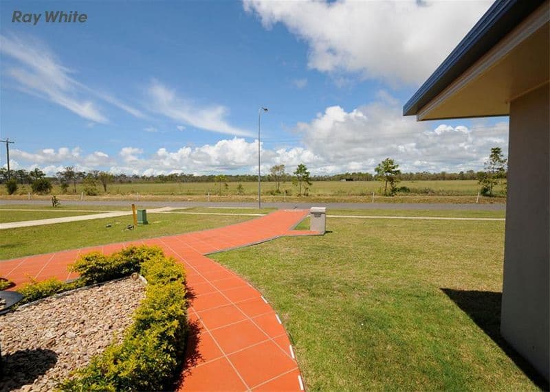 83 Martin Street, POINT VERNON QLD 4655, Point Vernon - Thumbnail 4