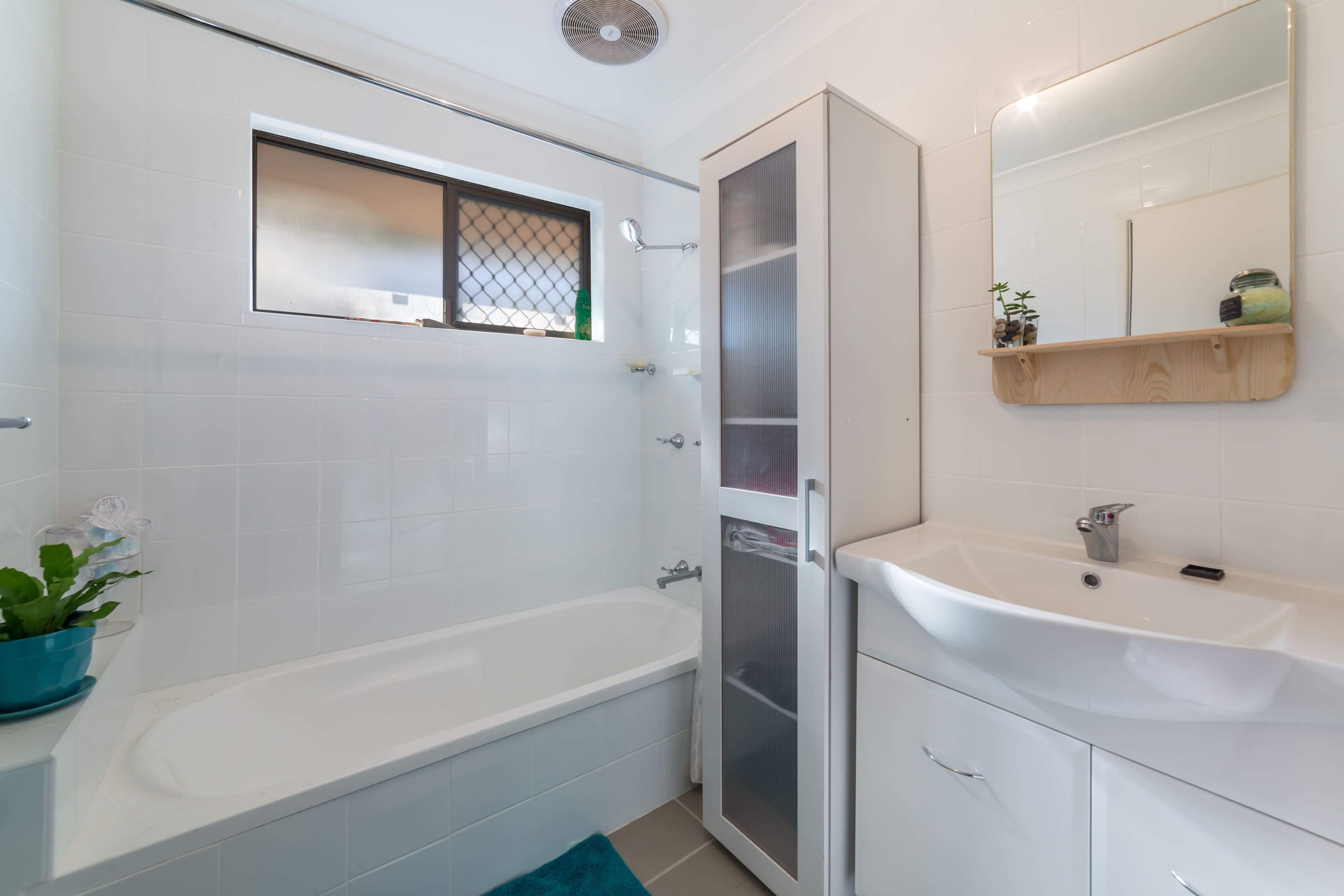 10 Cairngorm Street, Carrara QLD 4211, Carrara - Thumbnail 3