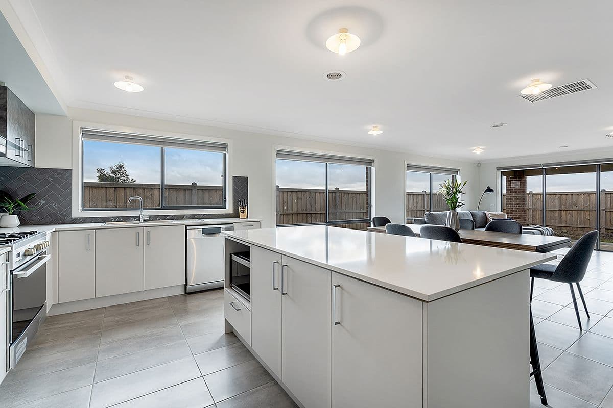 18 Fenwick Parade, Mickleham VIC 3064, Mickleham - Thumbnail 6