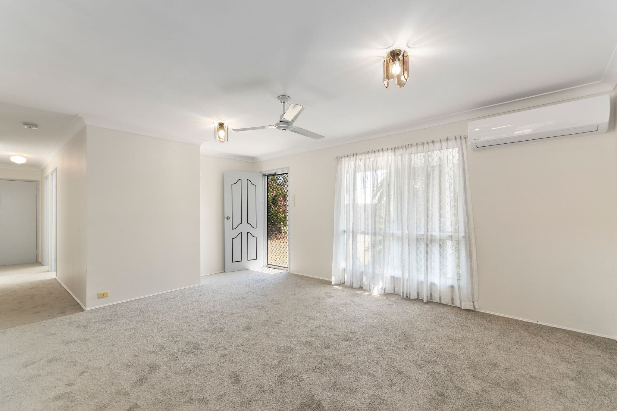 14 Josephine Crescent, Rasmussen QLD 4815, Rasmussen - Thumbnail 2
