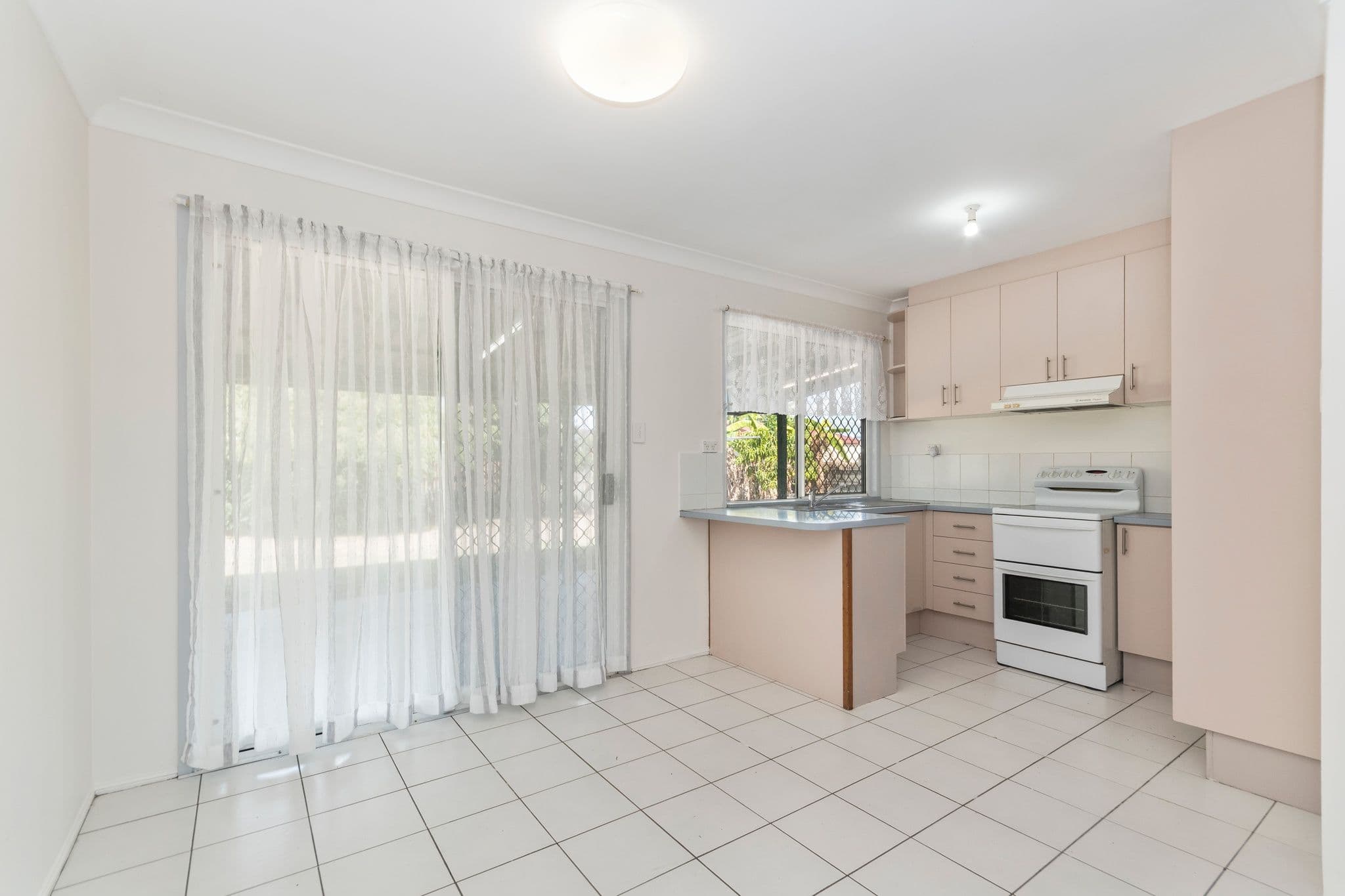 14 Josephine Crescent, Rasmussen QLD 4815, Rasmussen - Thumbnail 3
