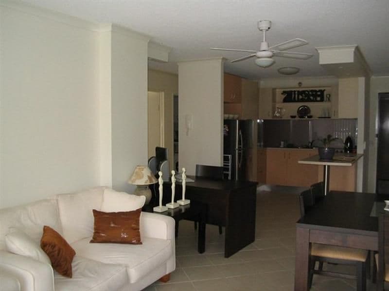 30 Chelsea Avenue, BROADBEACH QLD 4218, Broadbeach - Thumbnail 2