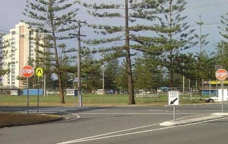 30 Chelsea Avenue, BROADBEACH QLD 4218, Broadbeach - Thumbnail 5