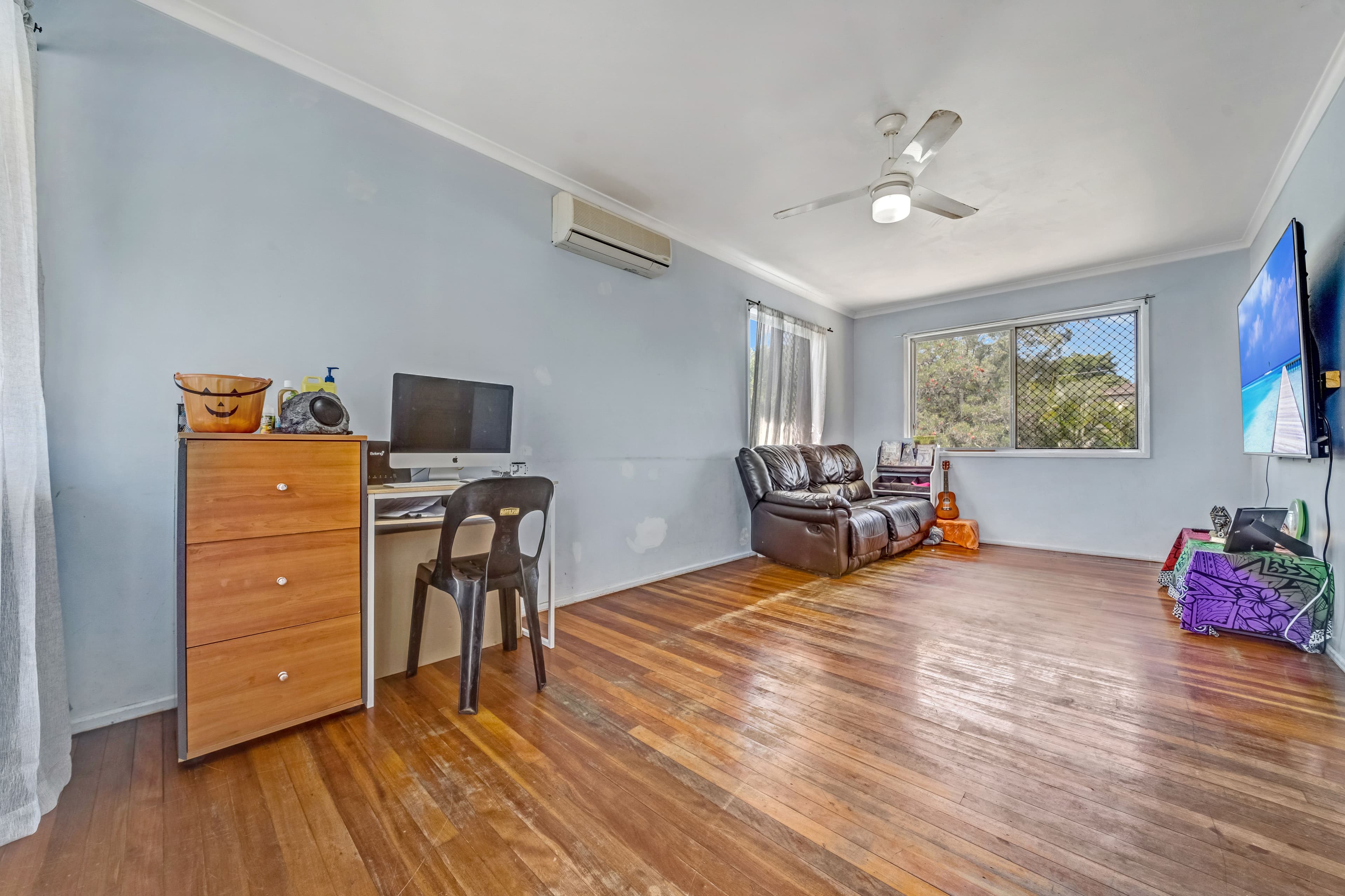 12 Ewinga Street, Kingston QLD 4114, Kingston - Thumbnail 2