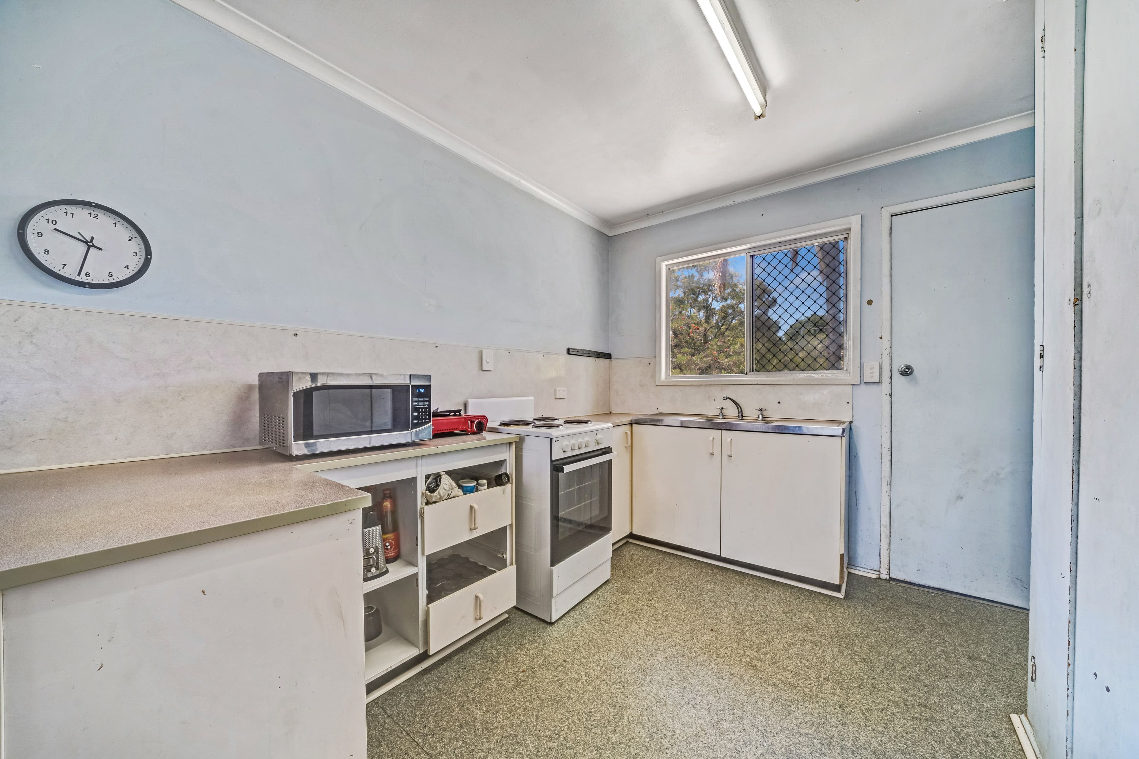 12 Ewinga Street, Kingston QLD 4114, Kingston - Thumbnail 3