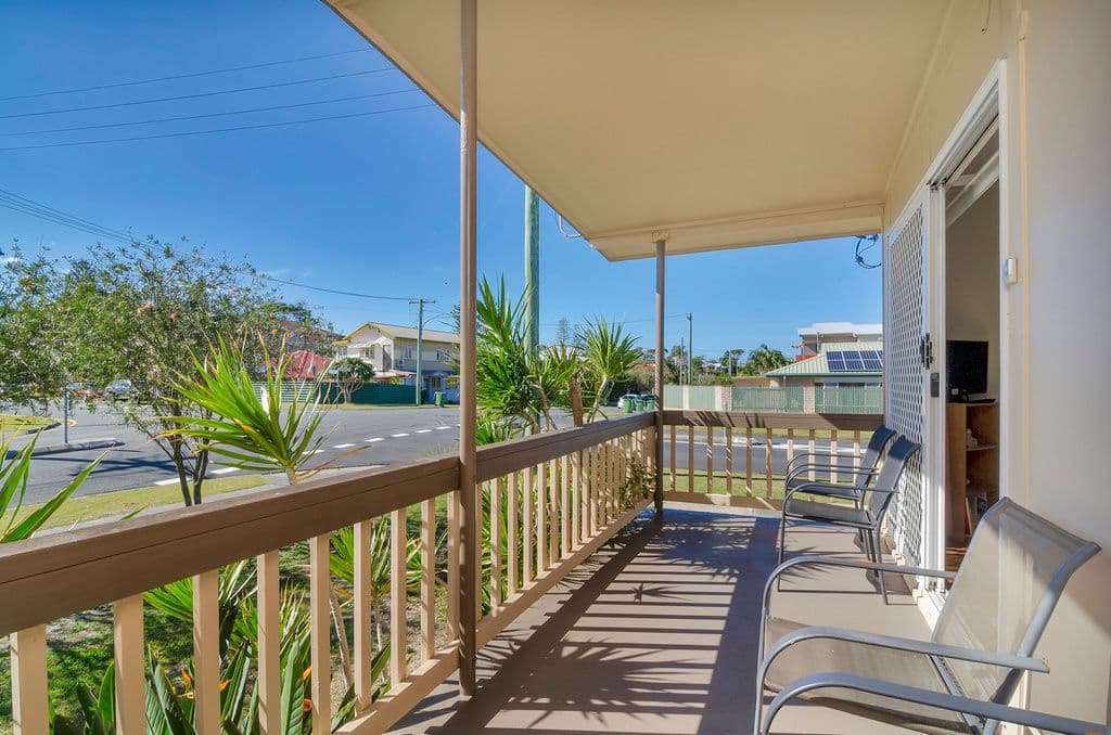 202 Cypress Terrace, PALM BEACH QLD 4221, Palm Beach - Thumbnail 2