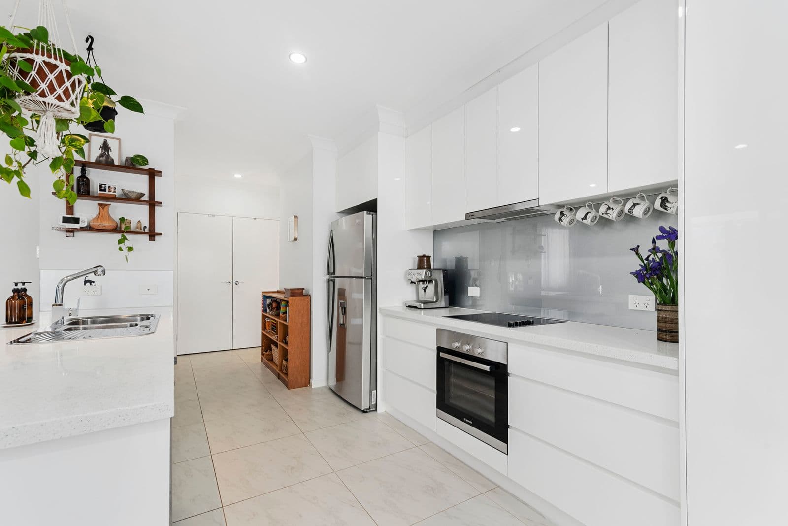 12 Sapphire Place, Elanora QLD 4221, Elanora - Thumbnail 2