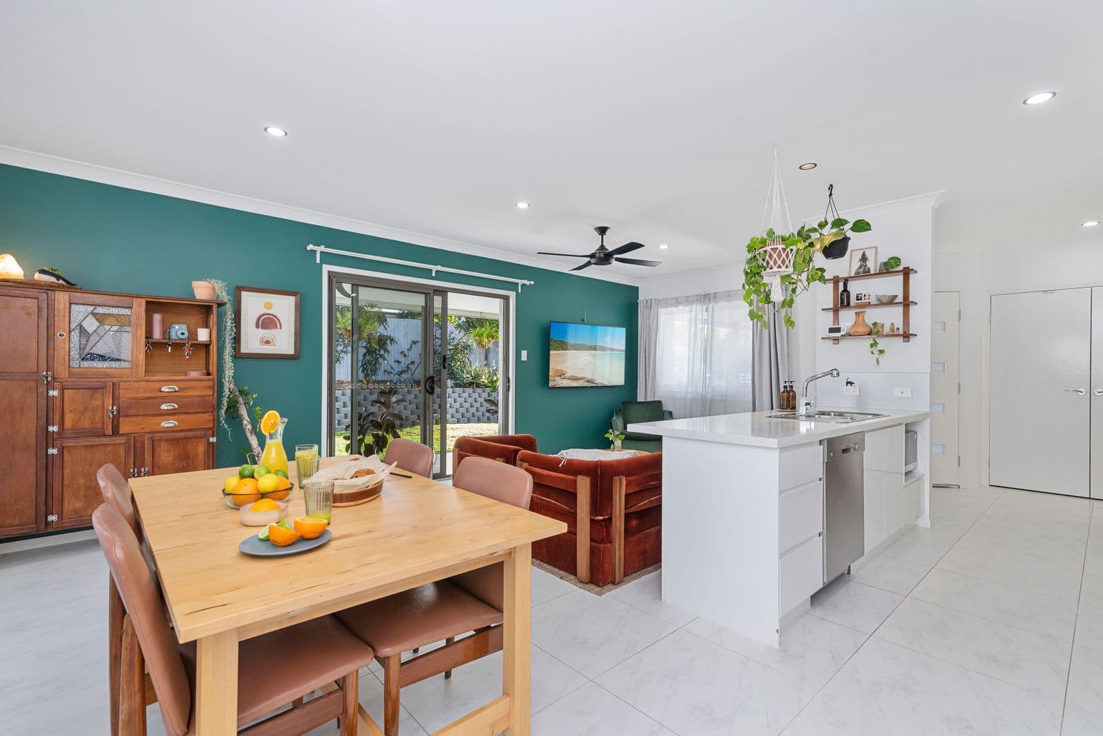 12 Sapphire Place, Elanora QLD 4221, Elanora - Thumbnail 4