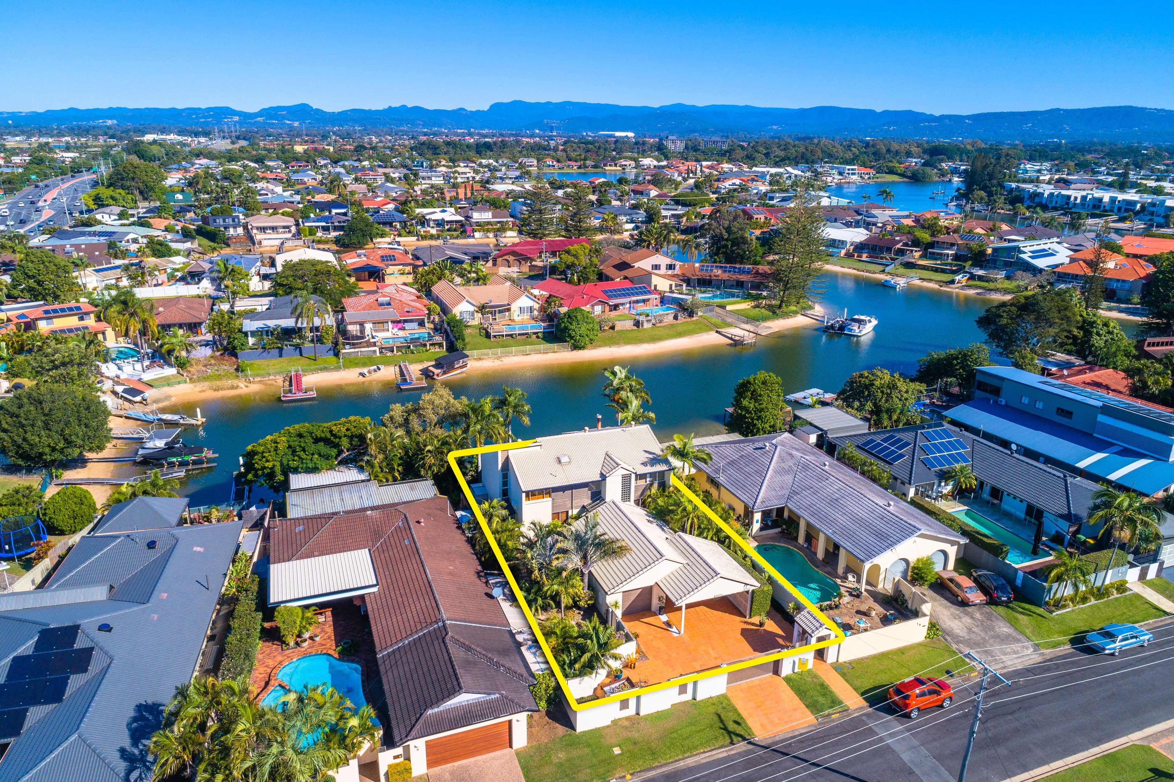 8 Andrew Avenue, Broadbeach Waters QLD 4218, Broadbeach Waters - Thumbnail 8