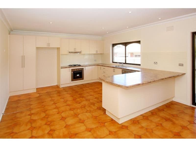 78 Cabernet Crescent, BUNDOORA VIC 3083, Bundoora - Thumbnail 2
