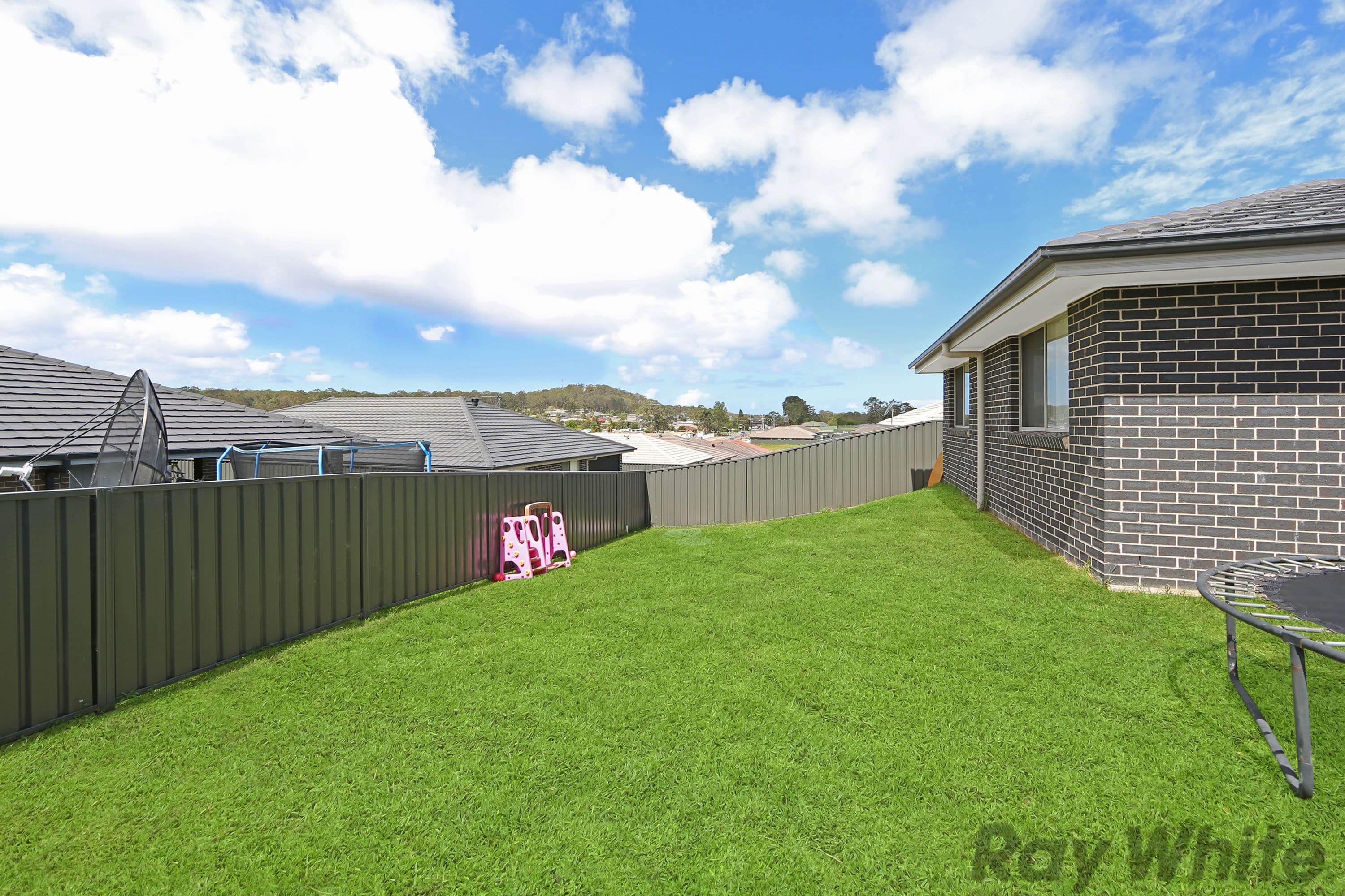16 Voyager Street, Wadalba - Thumbnail 3