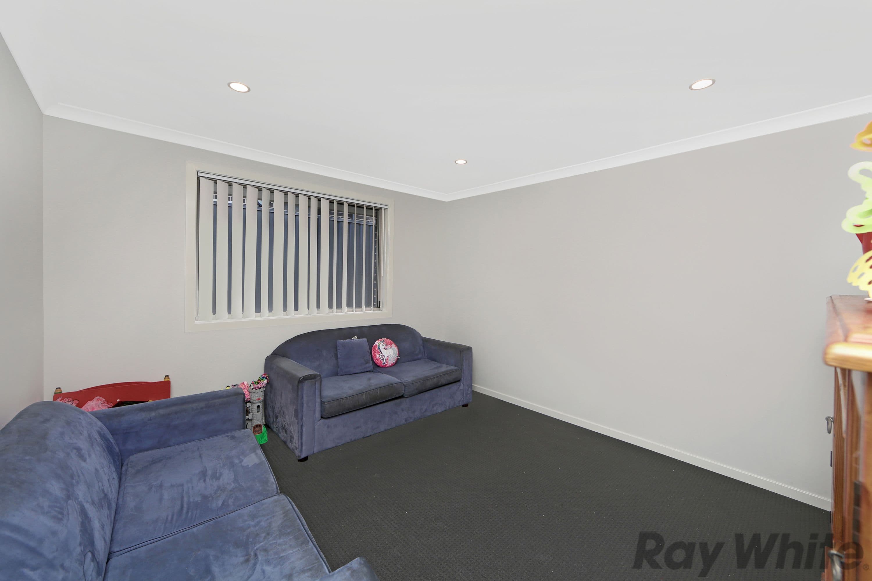 16 Voyager Street, Wadalba - Thumbnail 4