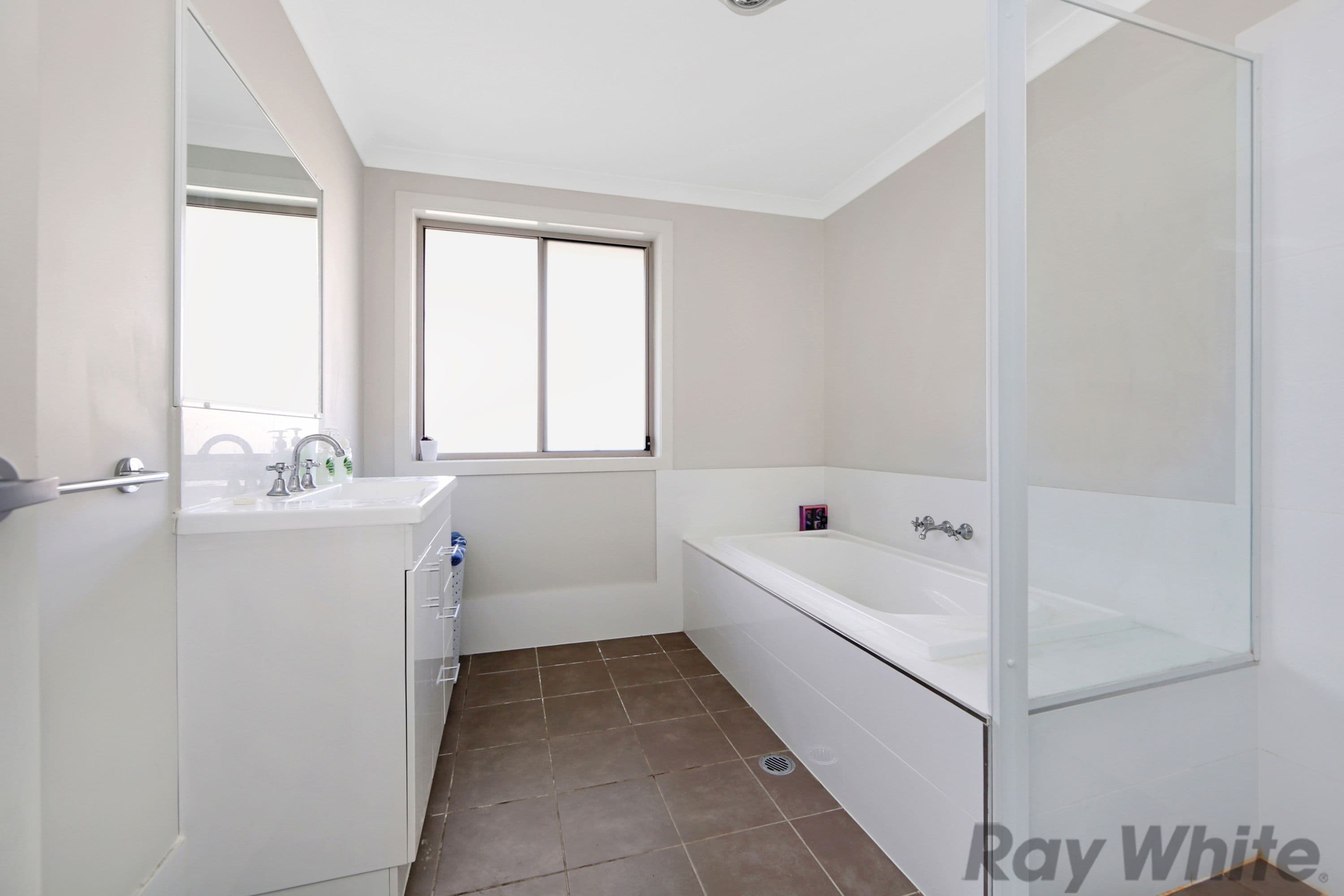 16 Voyager Street, Wadalba - Thumbnail 5