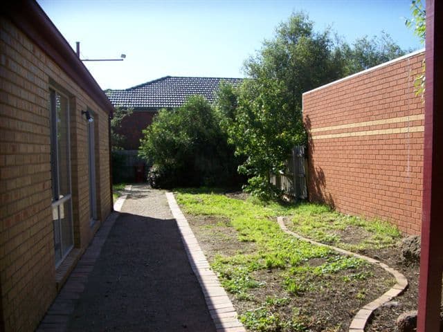 24 Harvey Court, ROXBURGH PARK VIC 3064, Roxburgh Park - Thumbnail 4