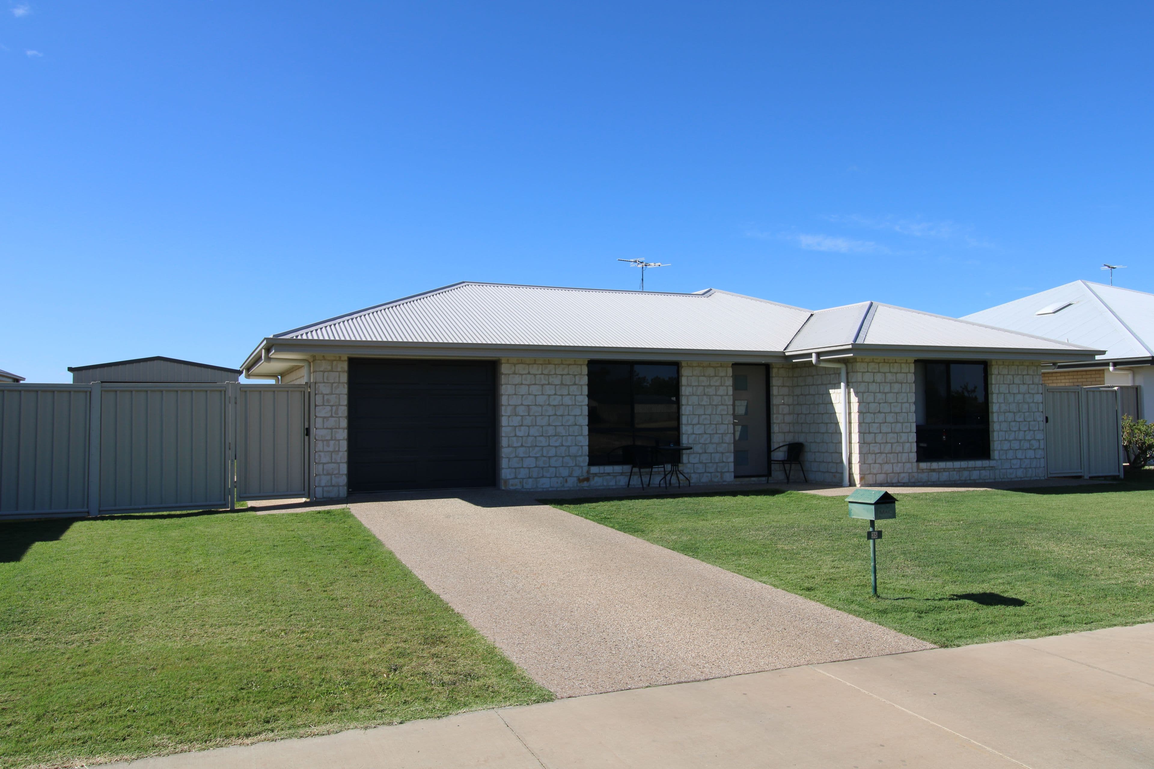35 Thornton, Emerald QLD 4720, Emerald - Image 1