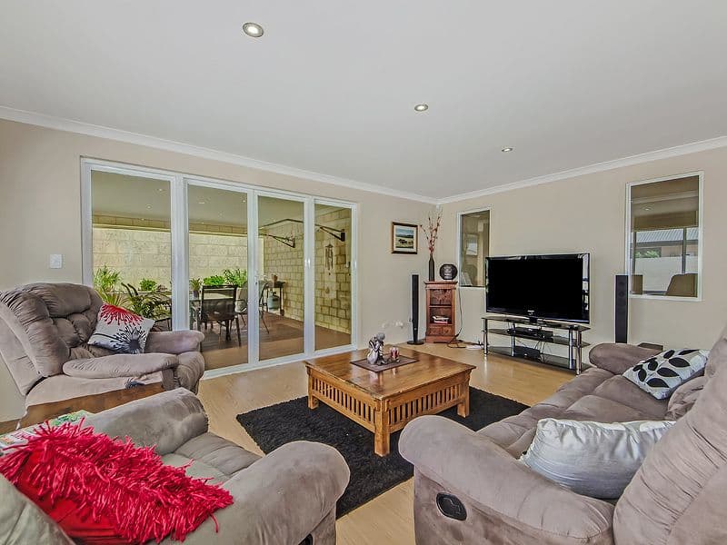 14 Endeavour  Circle, WANNANUP WA 6210, Wannanup - Thumbnail 5
