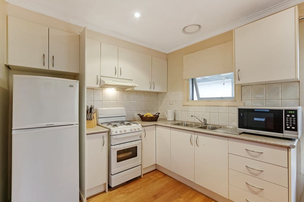 245 Nepean Street, GREENSBOROUGH VIC 3088, Greensborough - Thumbnail 2