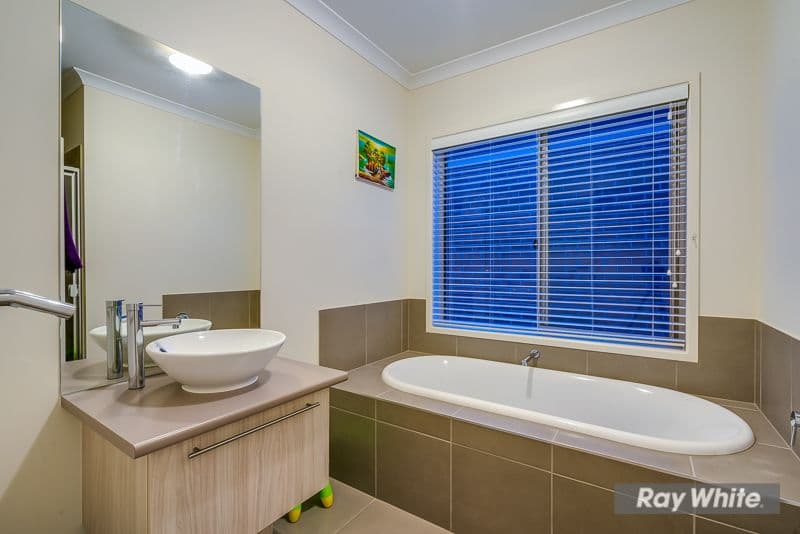 137 ELMHURST Road, Truganina VIC 3029, Truganina - Thumbnail 7
