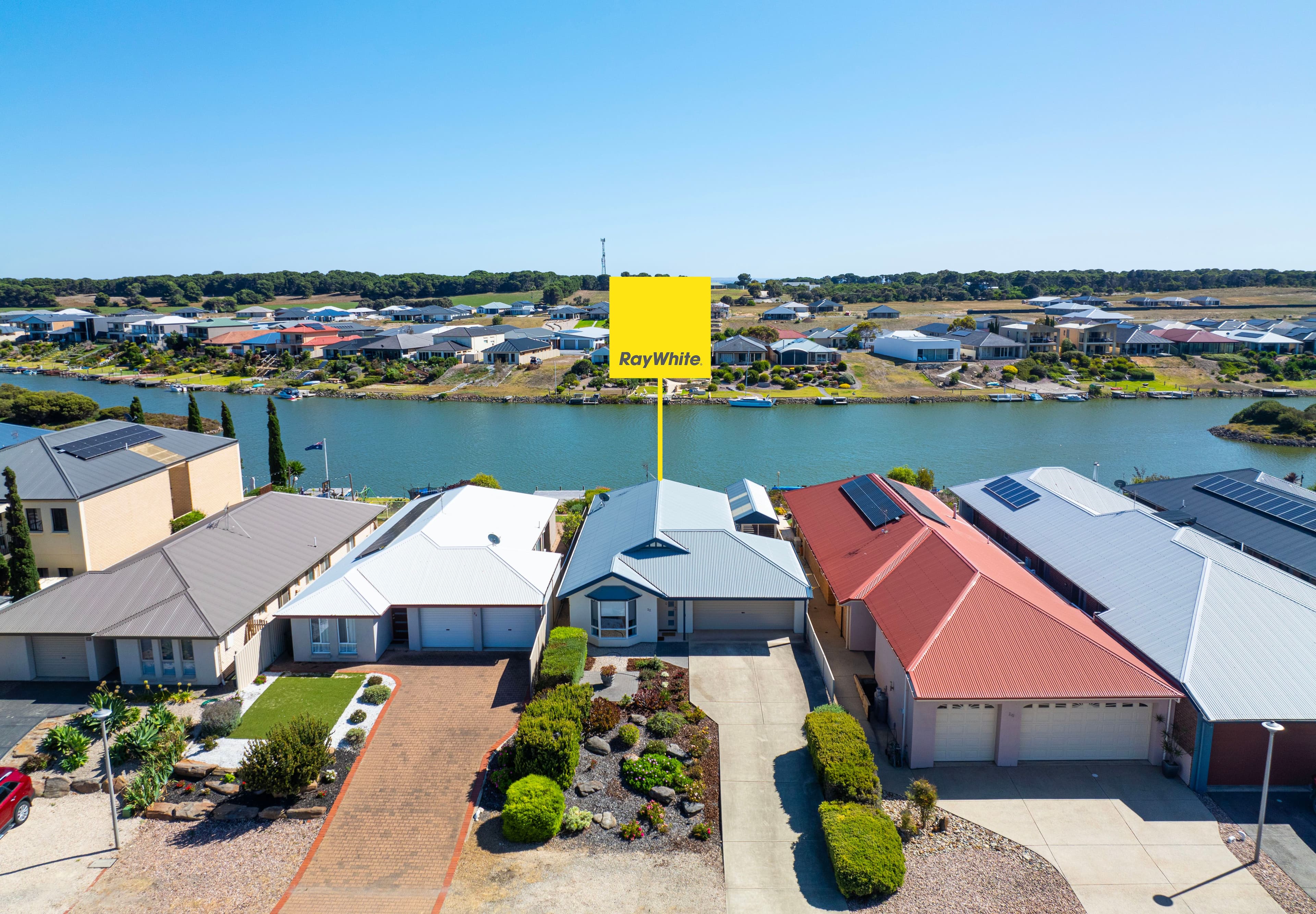 22 Britannia Parade, Hindmarsh Island SA 5214, Hindmarsh Island - Thumbnail 2