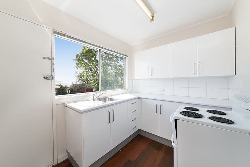 33 Yuletide Street, Holland Park QLD 4121, Holland Park West - Thumbnail 3