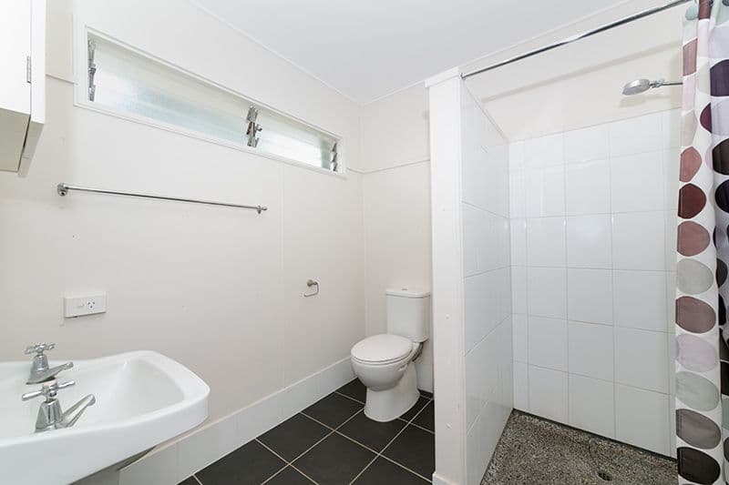 33 Yuletide Street, Holland Park QLD 4121, Holland Park West - Thumbnail 4