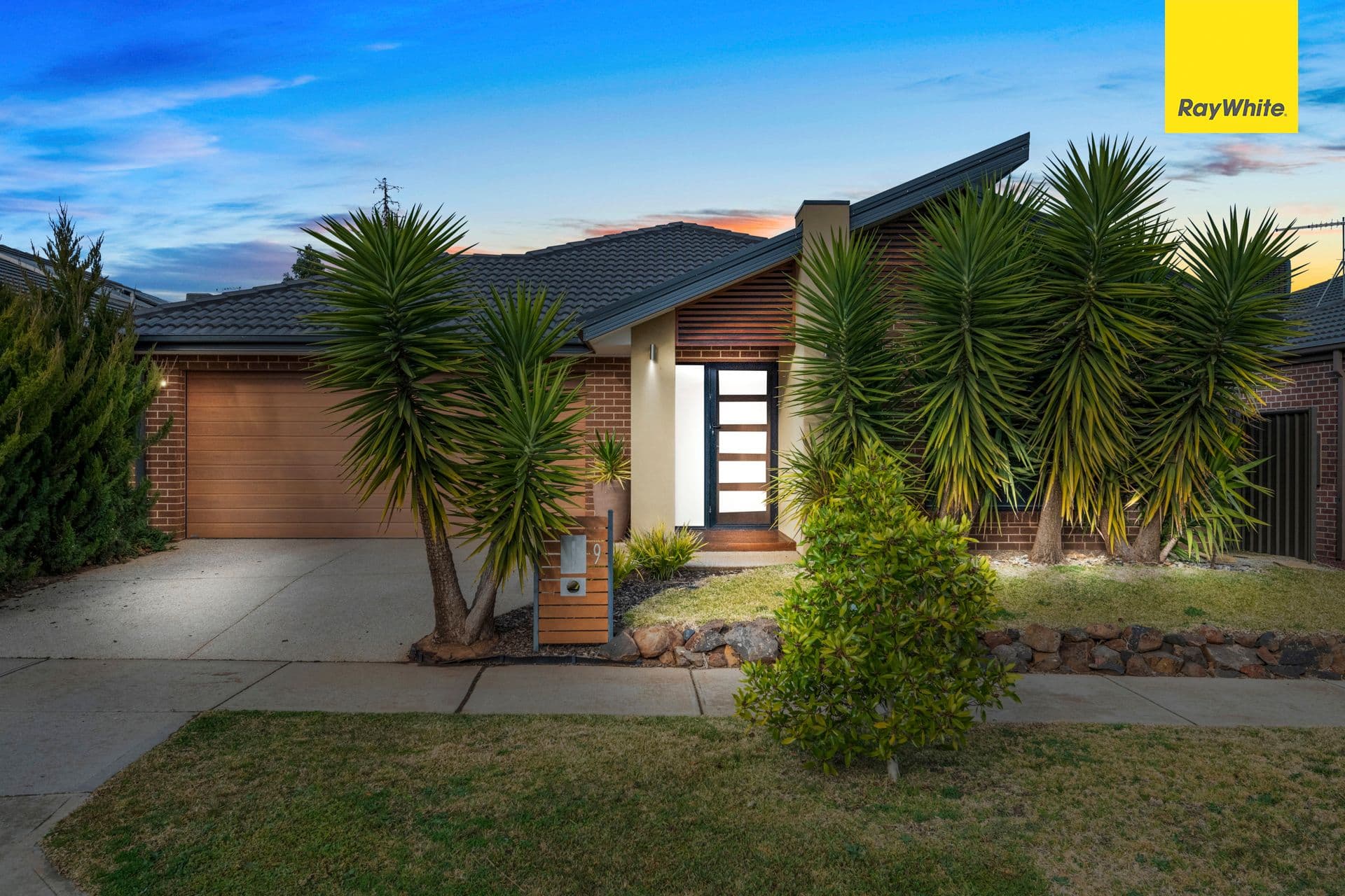 9 Amber Way, COBBLEBANK VIC 3338, Cobblebank - Image 1