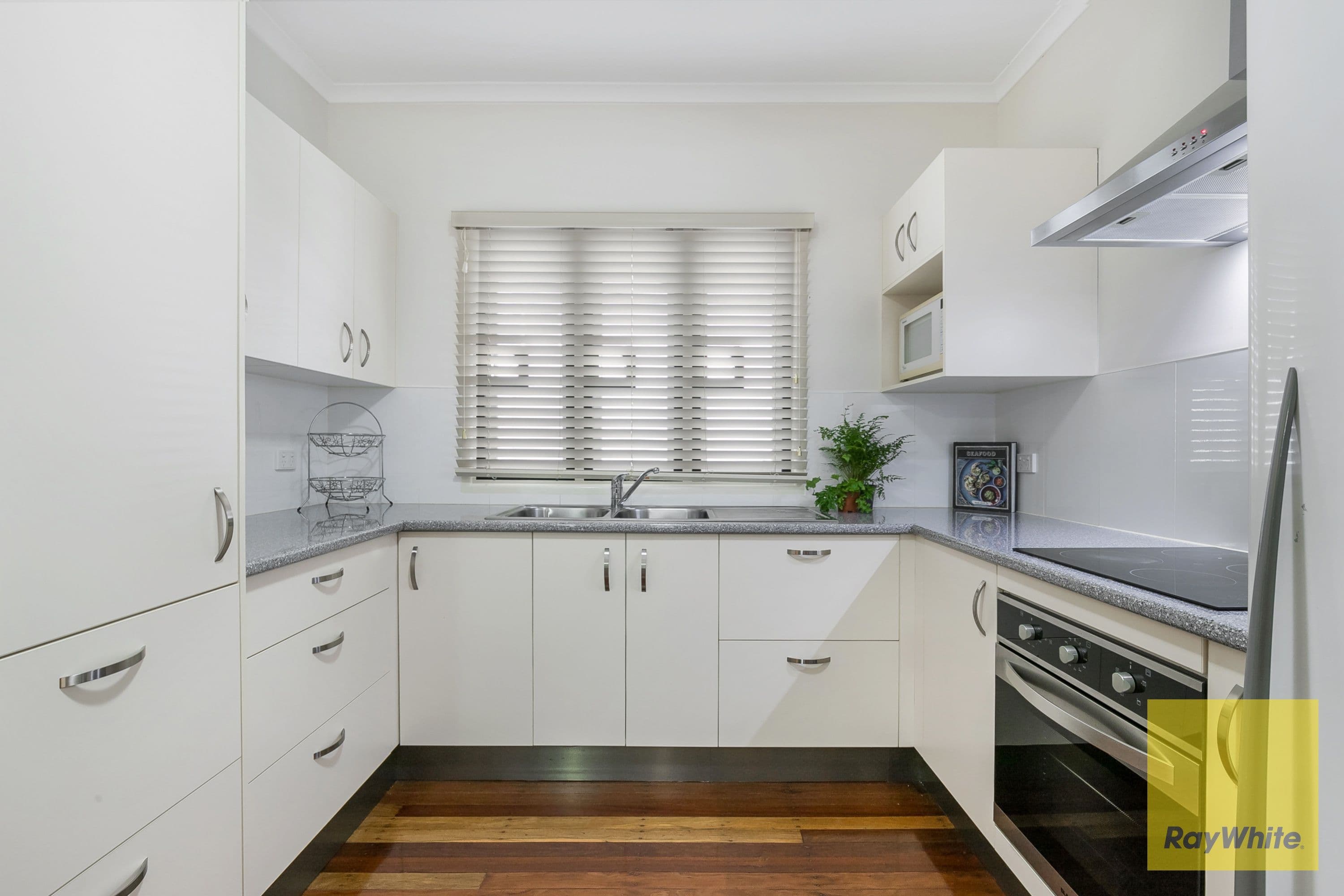 16 Coleman Street, Graceville QLD 4075, Graceville - Thumbnail 3