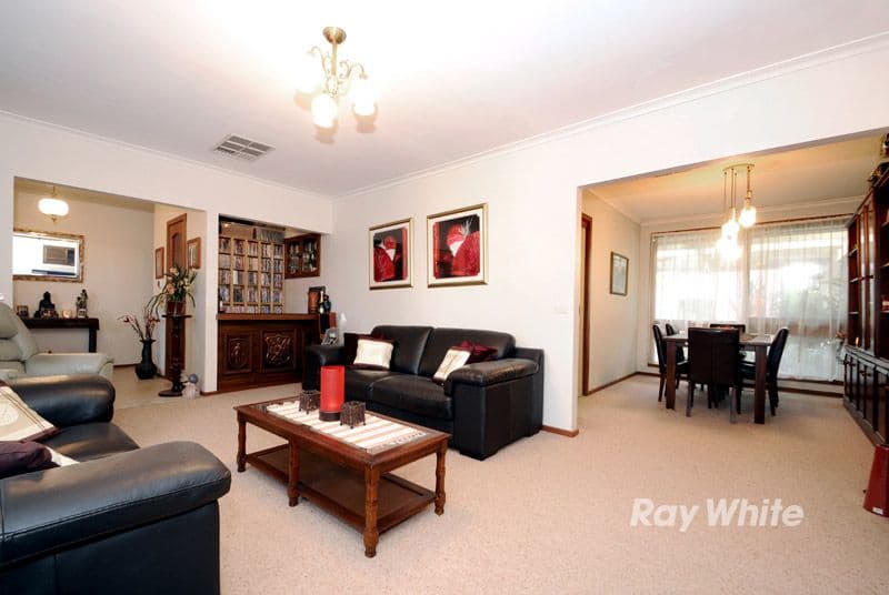 8 Tanderra Crescent, WANTIRNA VIC 3152, Wantirna - Thumbnail 3