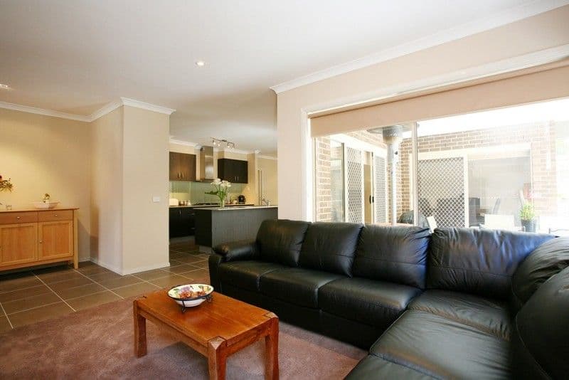 51 Cambridge Drive, BERWICK VIC 3806, Berwick - Thumbnail 3