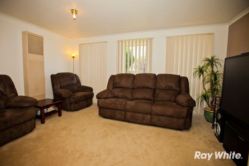 69 Simon Drive, PAKENHAM VIC 3810, Pakenham - Thumbnail 2