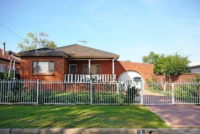1 Lochee Avenue, MINTO NSW 2566, Minto - Image 1