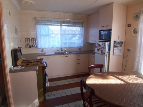 44 Rosemary Crescent, FRANKSTON NORTH VIC 3200, Frankston North - Thumbnail 3