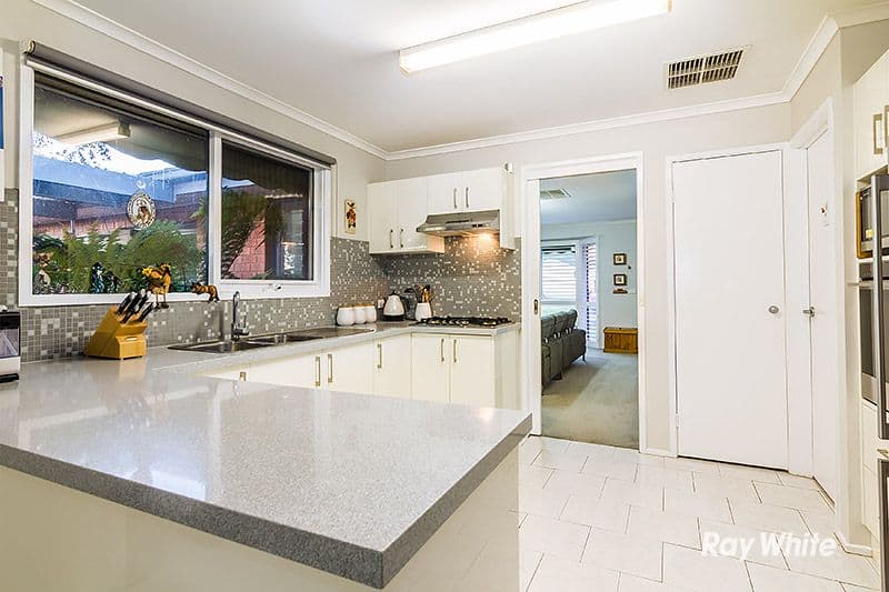 37 Joyce Street, Cranbourne West VIC 3977, Cranbourne West - Thumbnail 5