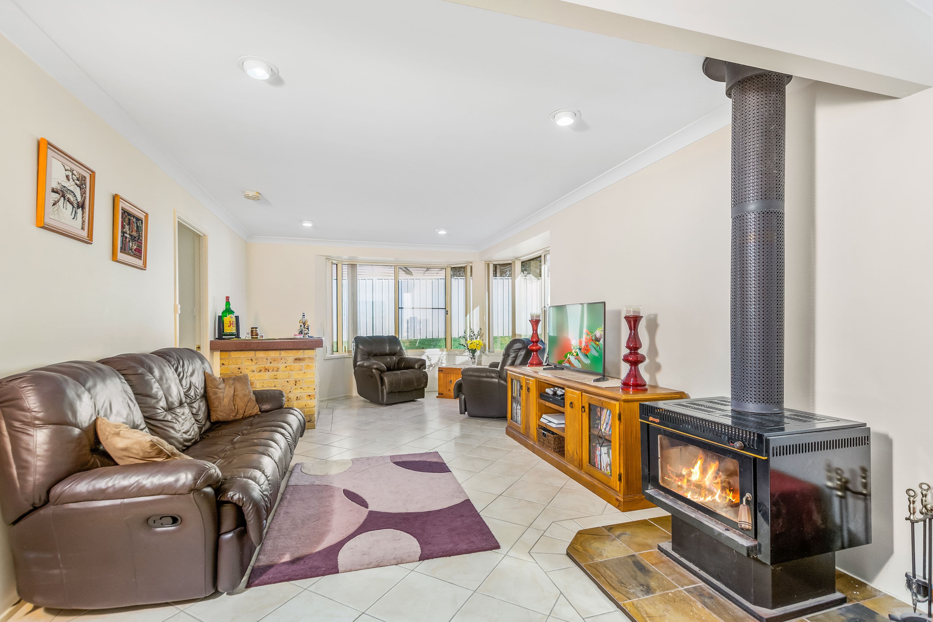 18 Ashton Vale Grove, Horsley - Thumbnail 2