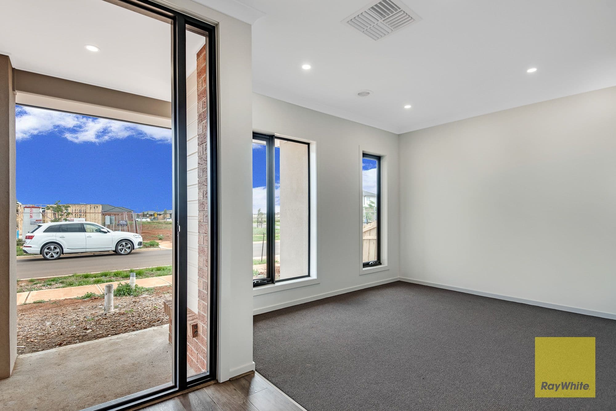 18 Lina Way, Melton South VIC 3338, Melton South - Thumbnail 2