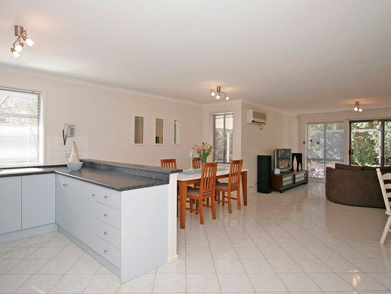 9 Smugglers Drive, SEAFORD RISE SA 5169, Seaford Rise - Thumbnail 2