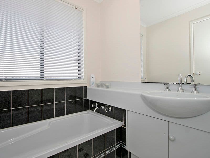 9 Smugglers Drive, SEAFORD RISE SA 5169, Seaford Rise - Thumbnail 8