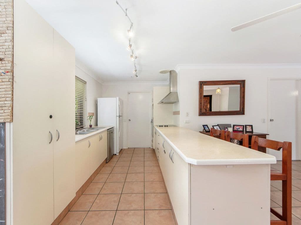 19 Sonama Court, Burleigh Waters QLD 4220, Burleigh Waters - Thumbnail 4