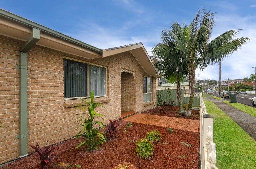 208-210 Lawrence Hargrave Drive, THIRROUL NSW 2515, Thirroul - Thumbnail 2