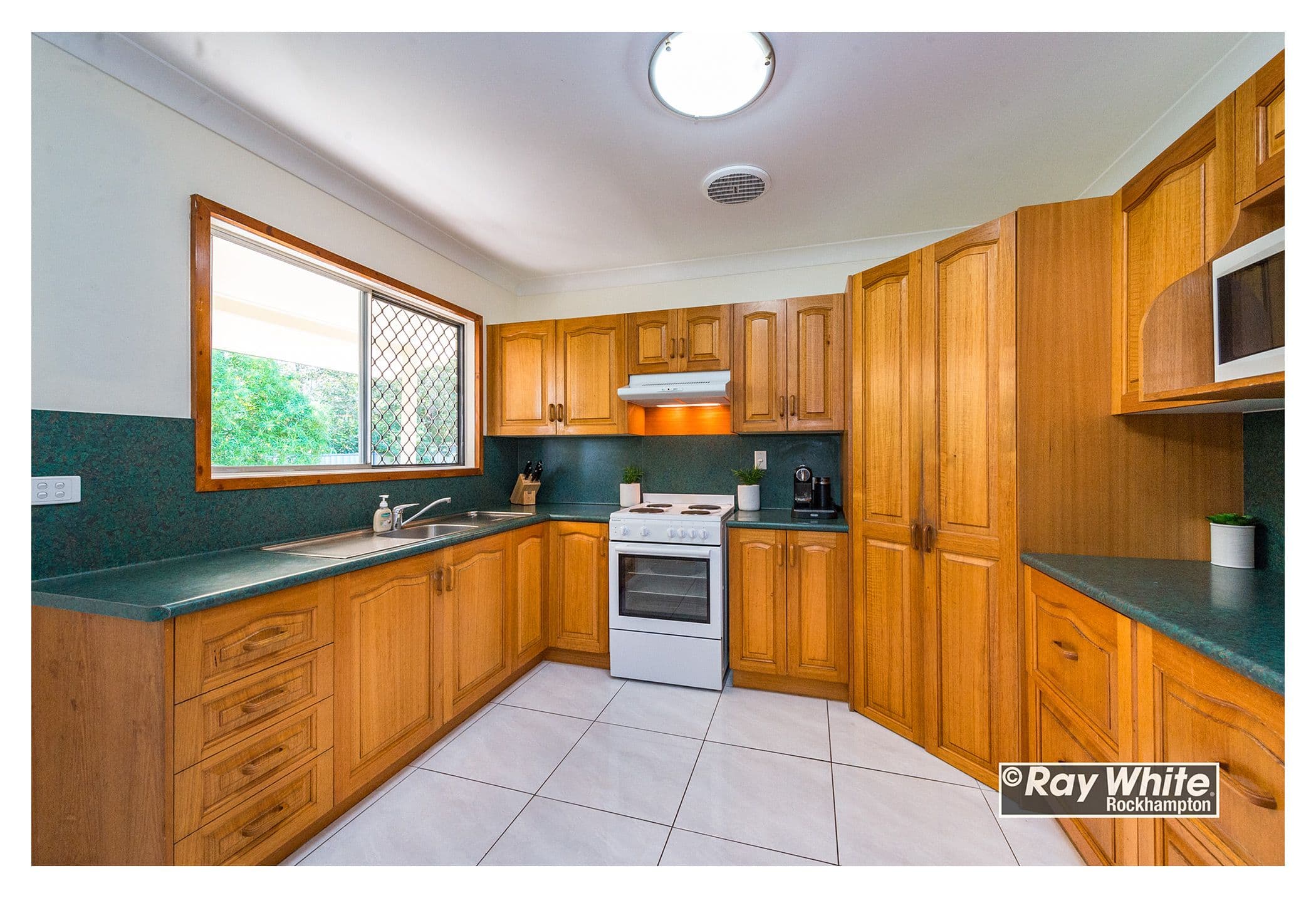 10 Heilbronn Street, West Rockhampton QLD 4700, West Rockhampton - Thumbnail 8