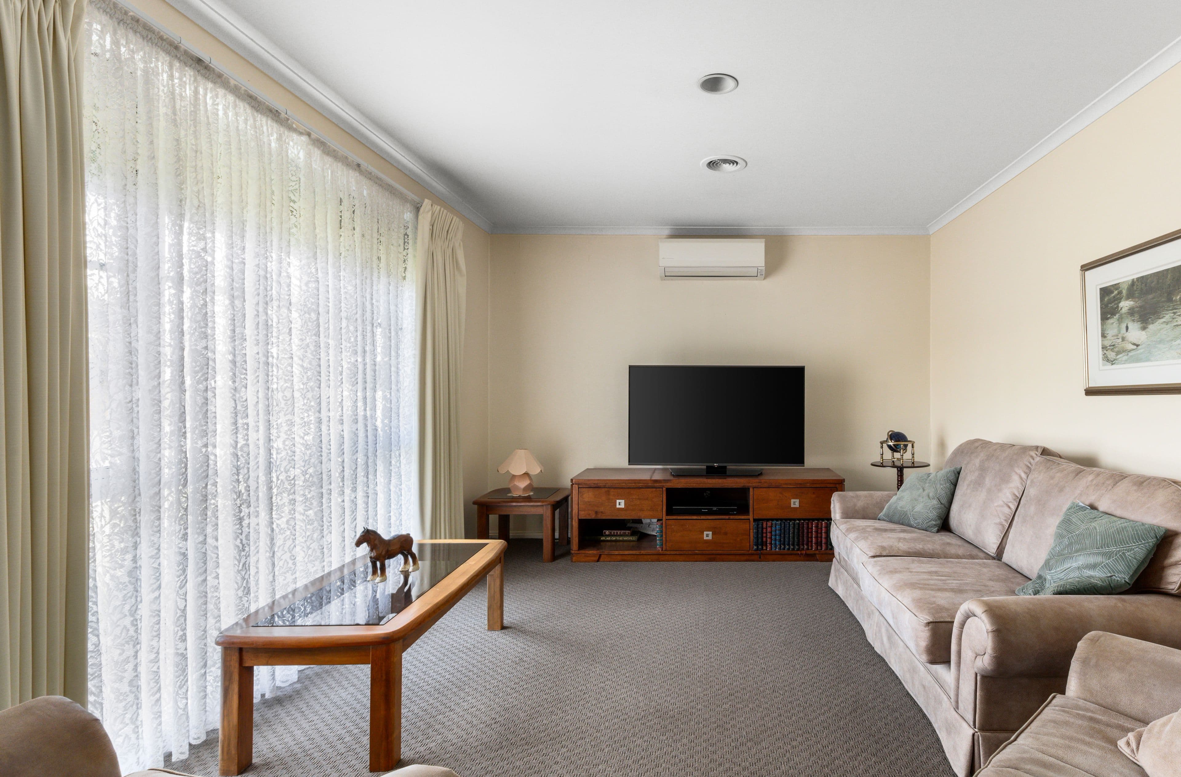 25 Kurrajong Drive, Altona Meadows VIC 3028, Altona Meadows - Thumbnail 2