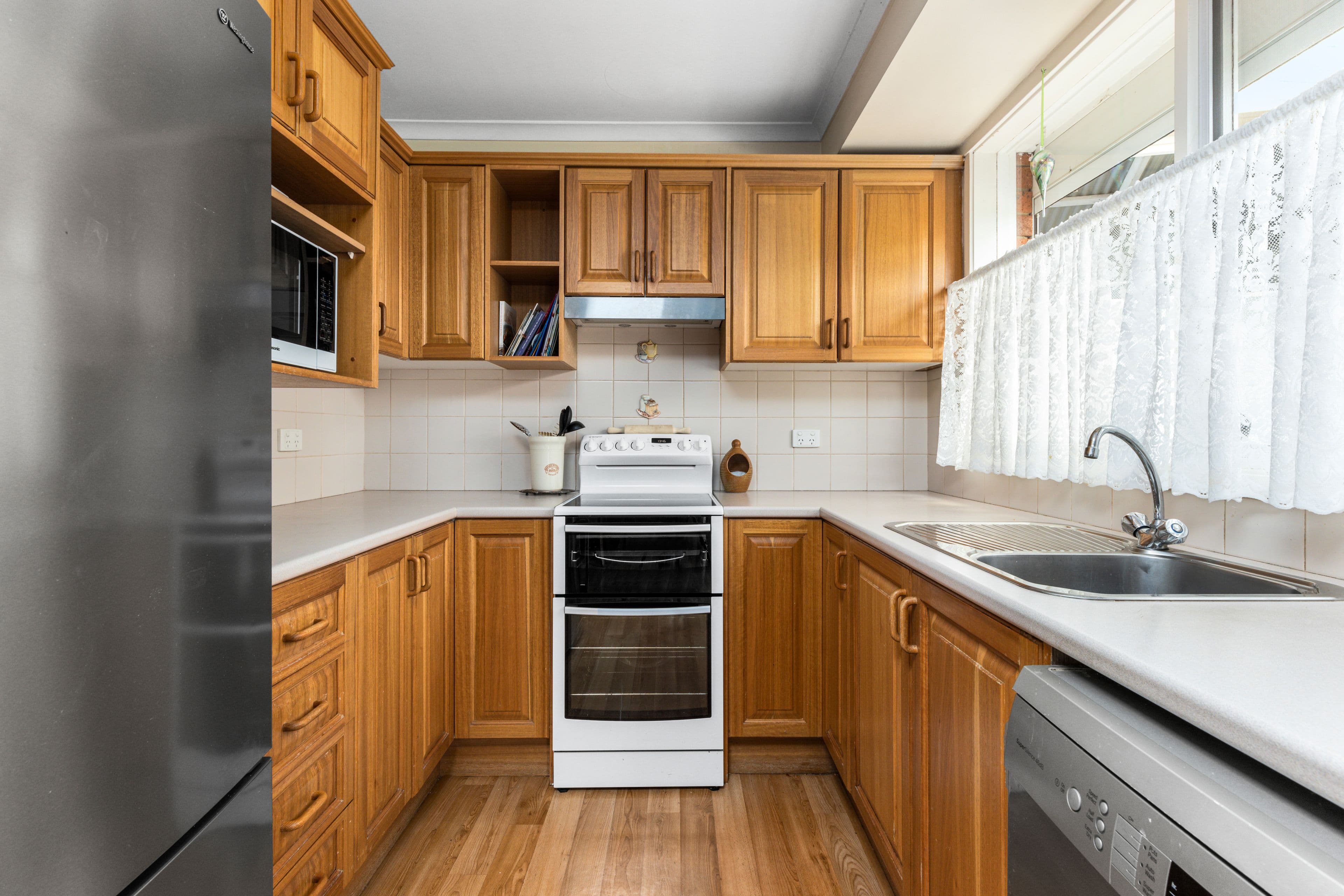 25 Kurrajong Drive, Altona Meadows VIC 3028, Altona Meadows - Thumbnail 4