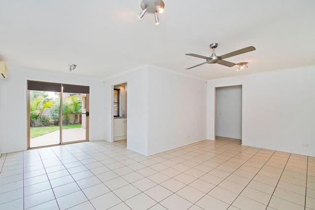 36 Glenside Drive, ROBINA QLD 4226, Robina - Thumbnail 4