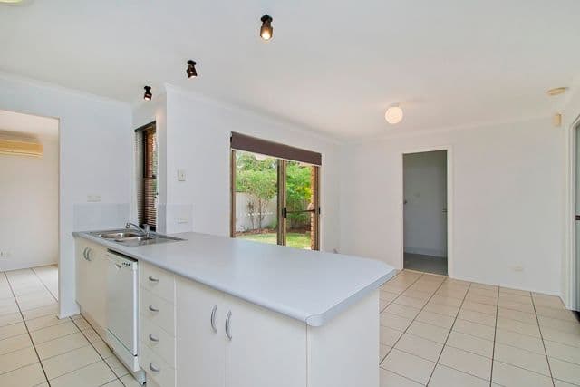 36 Glenside Drive, ROBINA QLD 4226, Robina - Thumbnail 7