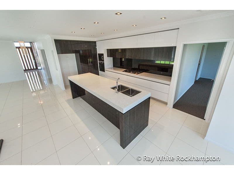 22 Tamarind Avenue, NORMAN GARDENS QLD 4701, Norman Gardens - Thumbnail 2