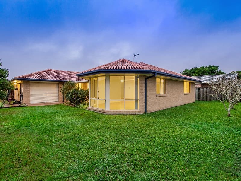 4 Silverash Street, Oxenford QLD 4210, Oxenford - Thumbnail 2