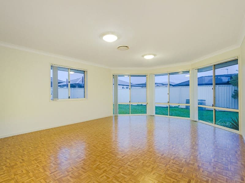 4 Silverash Street, Oxenford QLD 4210, Oxenford - Thumbnail 3