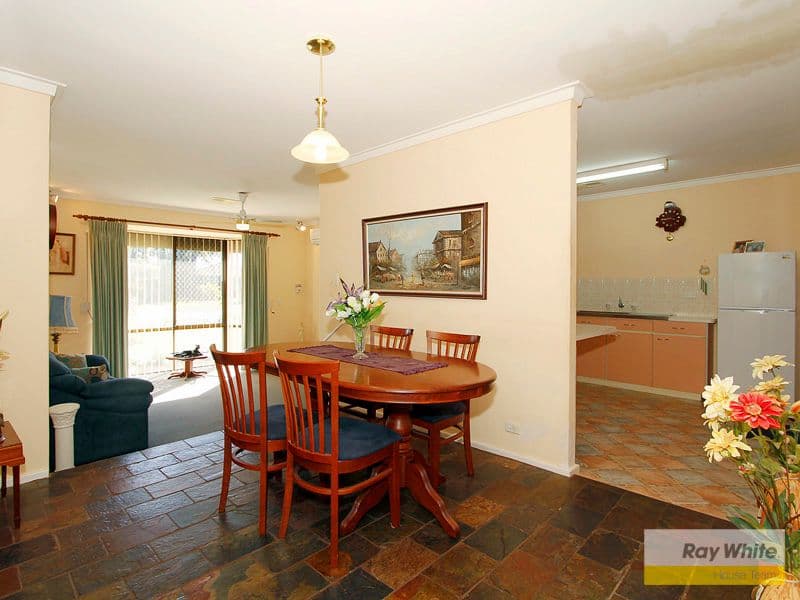 4 Currawong Way, THORNLIE WA 6108, Thornlie - Thumbnail 2
