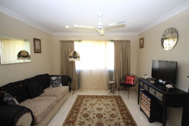 19 Maidenhair Drive, BEERWAH QLD 4519, Beerwah - Thumbnail 2